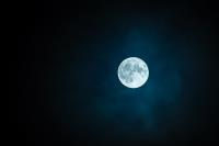 Kanotocht bij volle maan